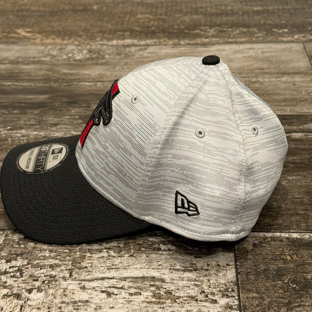 Atlanta Falcons Hat Size S/M Gray Black New Era NFL Training 39THIRTY Fitted NEW - Picture 2 of 9